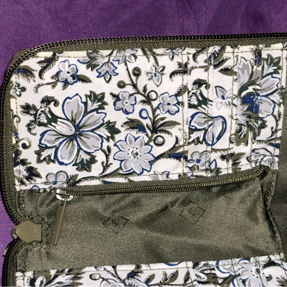 Vera Bradley RFID Smartphone Wristlet - Picture 7 of 8